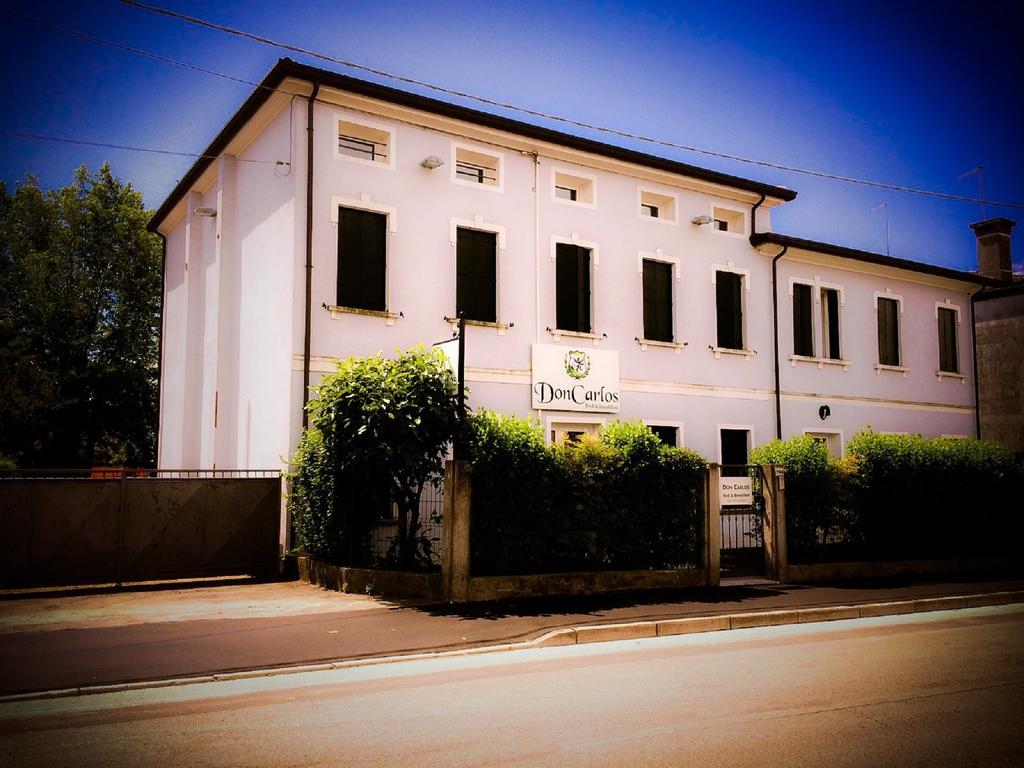 Bed & Breakfast Don Carlos サン・マルティーノ・ディ・ルーパリ エクステリア 写真